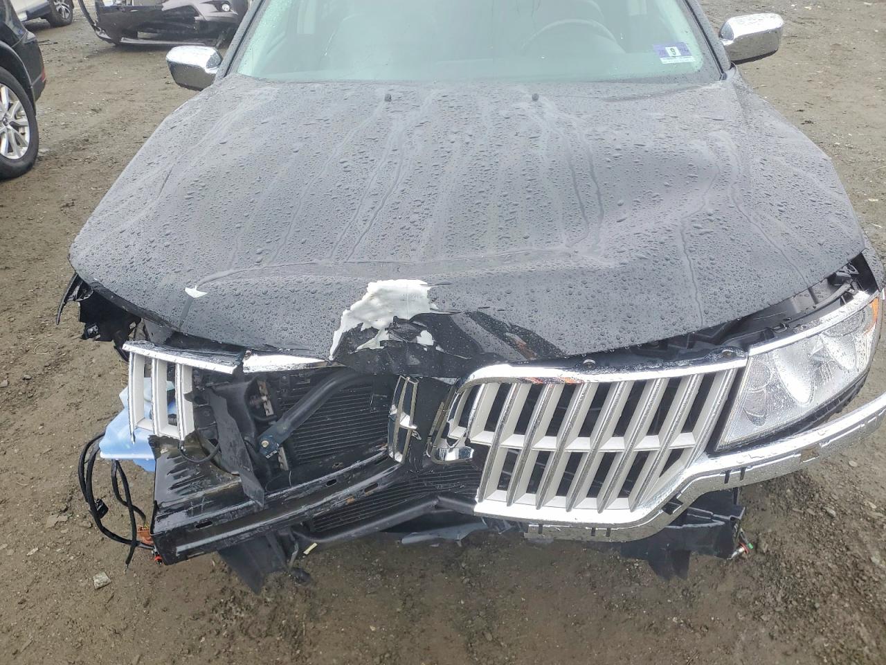 2011 LINCOLN MKZ photo 11