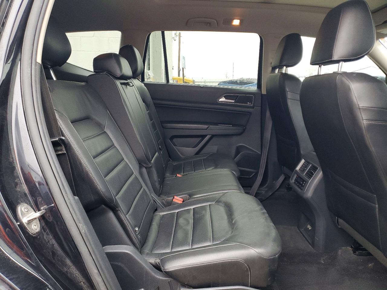 2018 VOLKSWAGEN ATLAS SEL PREMIUM photo 11