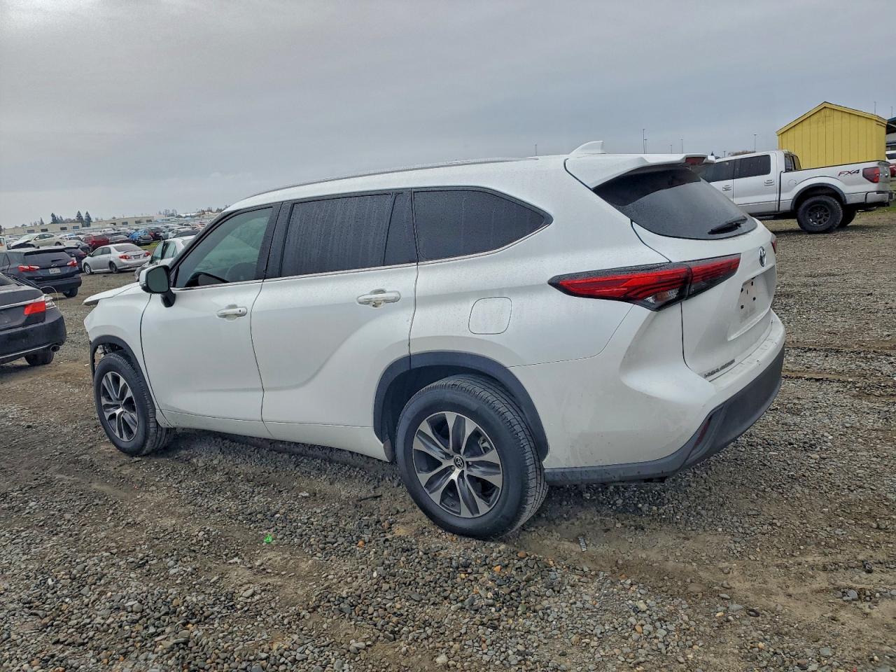 2022 TOYOTA HIGHLANDER HYBRID XLE photo 3