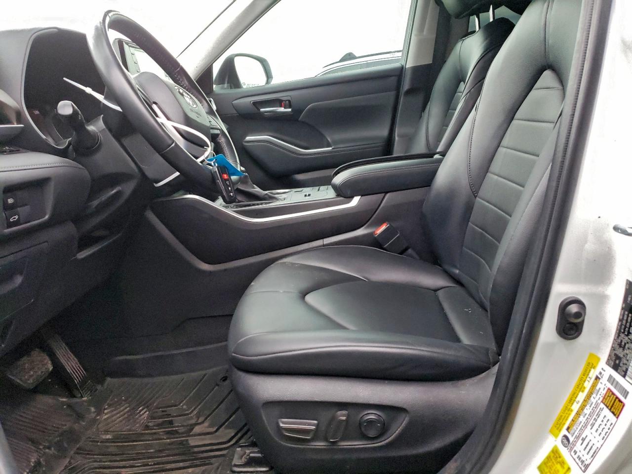 2022 TOYOTA HIGHLANDER HYBRID XLE photo 13