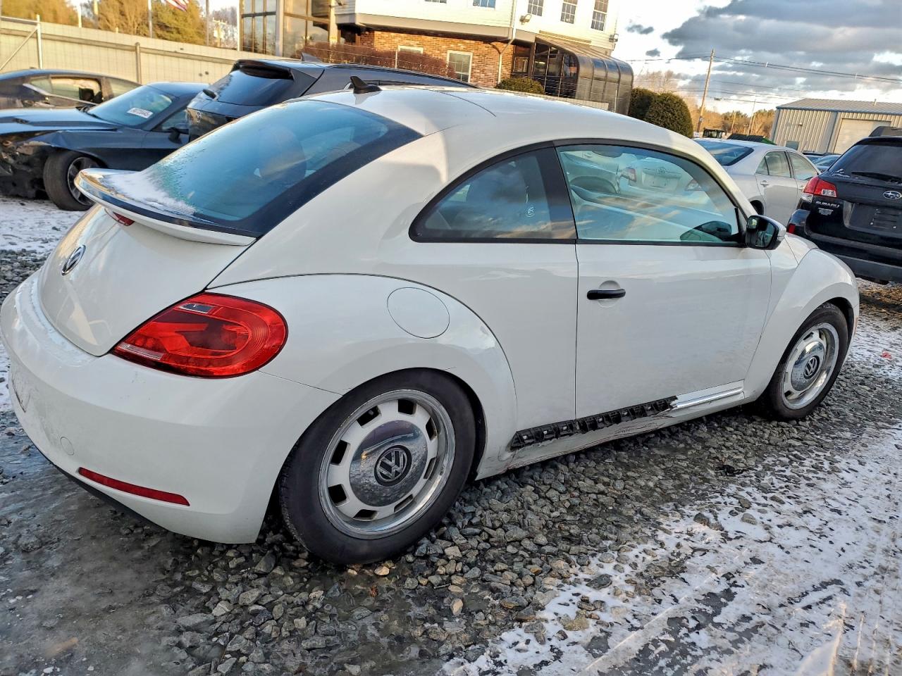 2015 VOLKSWAGEN BEETLE 1.8T photo 5