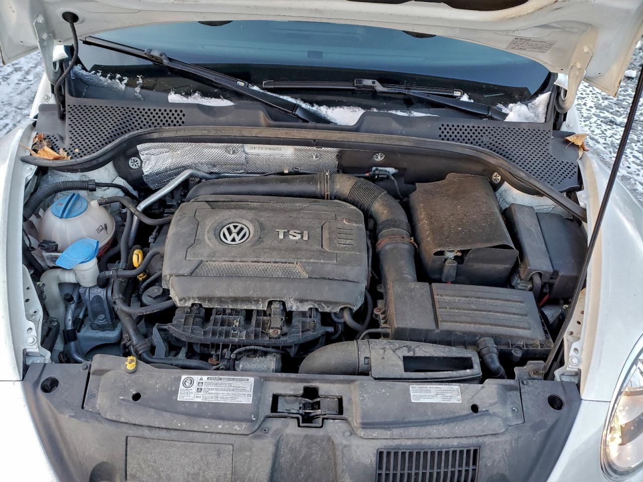 2015 VOLKSWAGEN BEETLE 1.8T photo 21