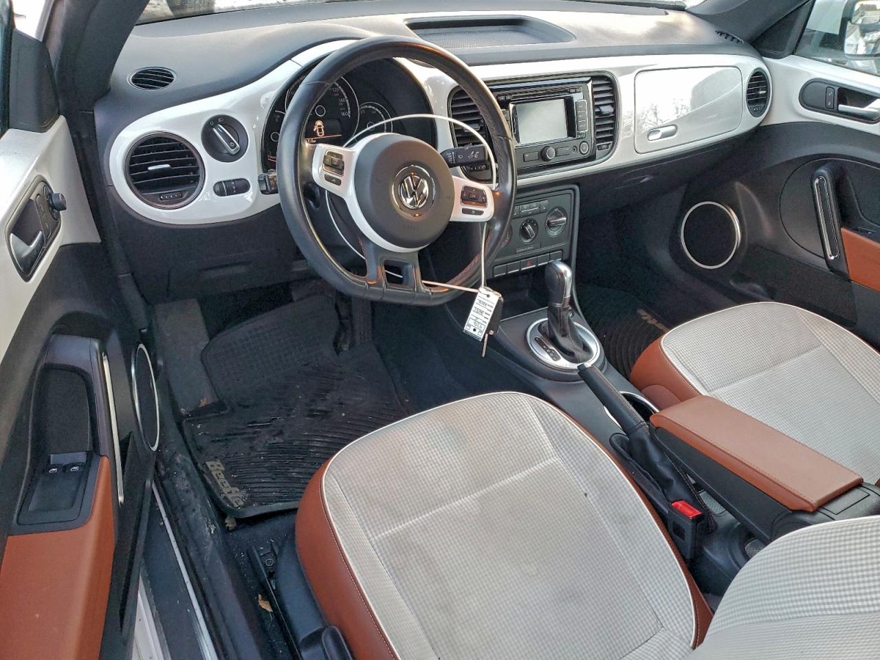 2015 VOLKSWAGEN BEETLE 1.8T photo 15