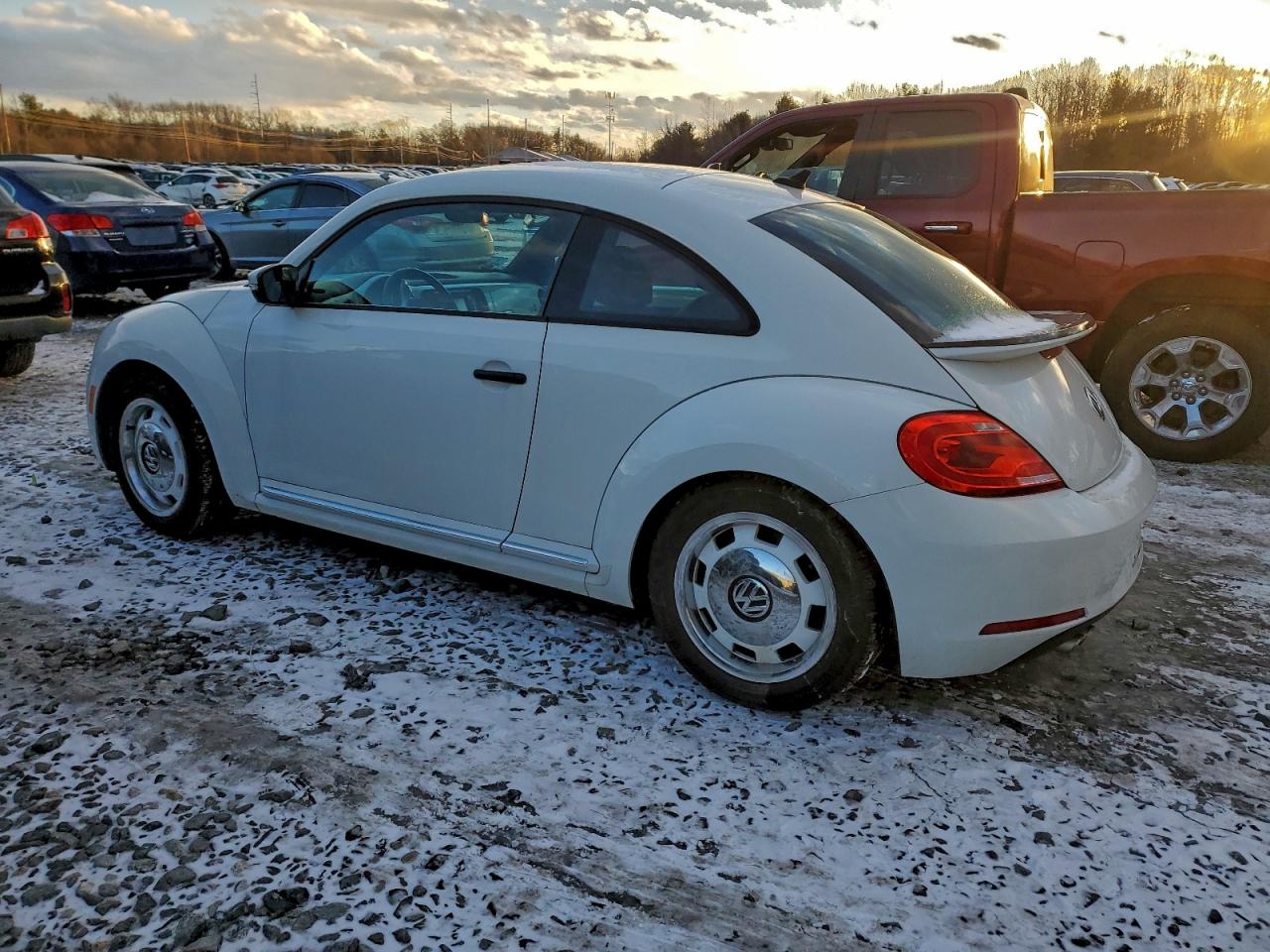 2015 VOLKSWAGEN BEETLE 1.8T photo 3