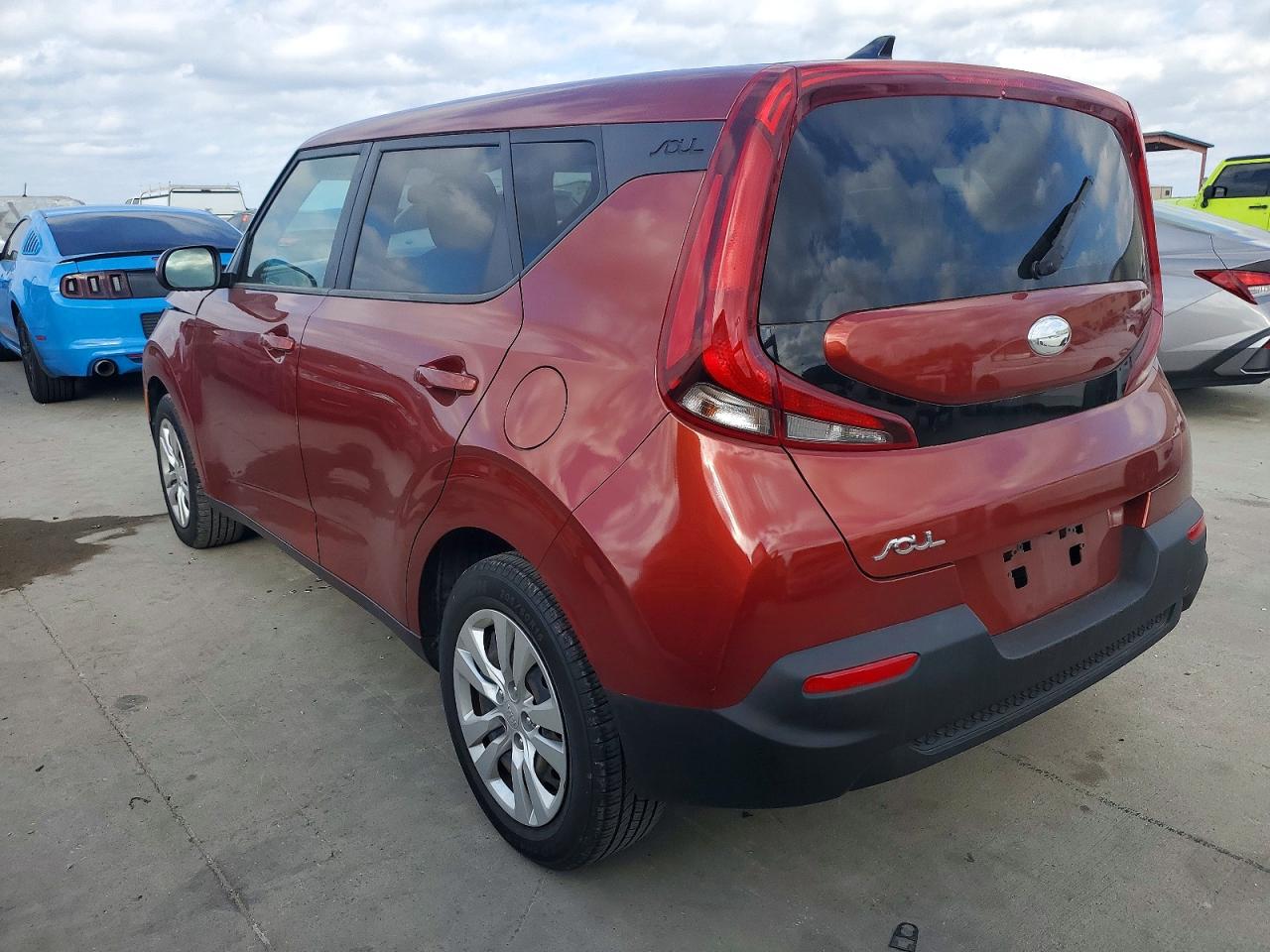 2020 KIA SOUL LX photo 2
