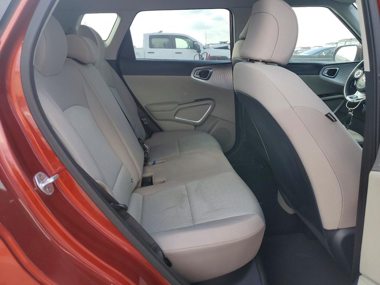 2020 KIA SOUL LX photo 10