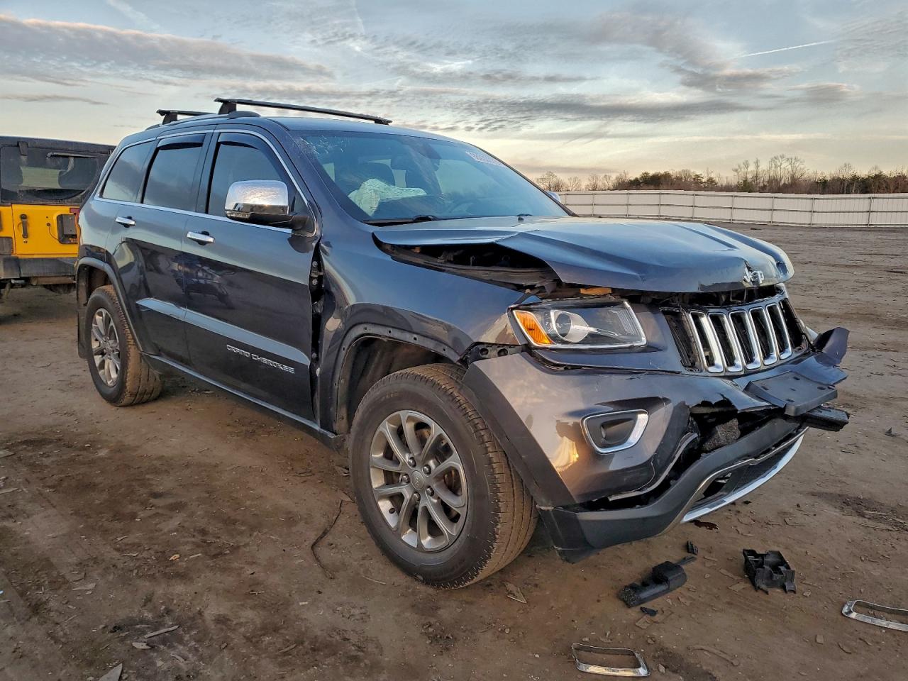 2016 JEEP GRAND CHEROKEE LIMITED photo 4