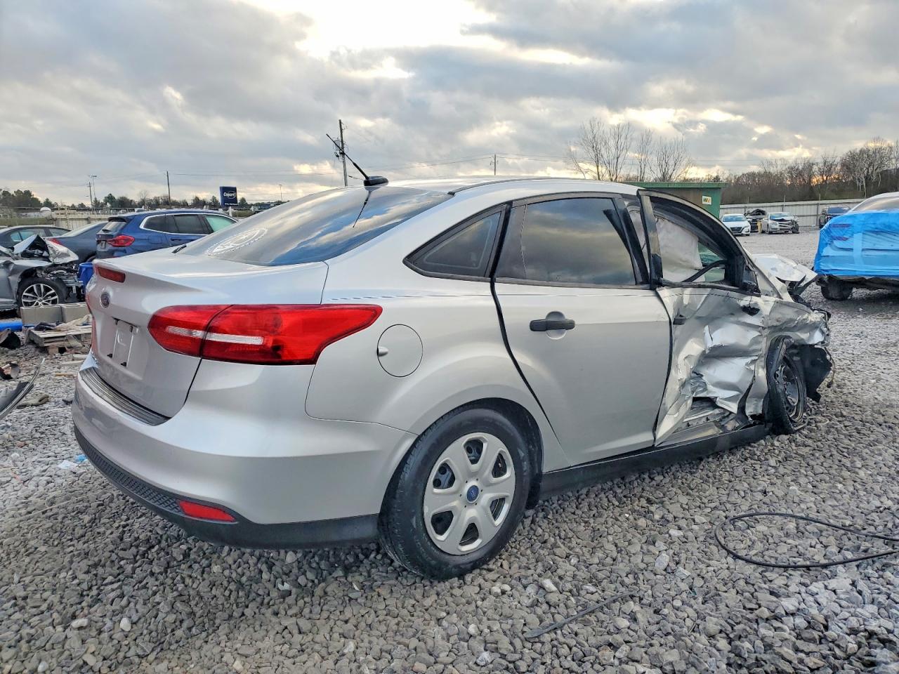 2017 FORD FOCUS S photo 3