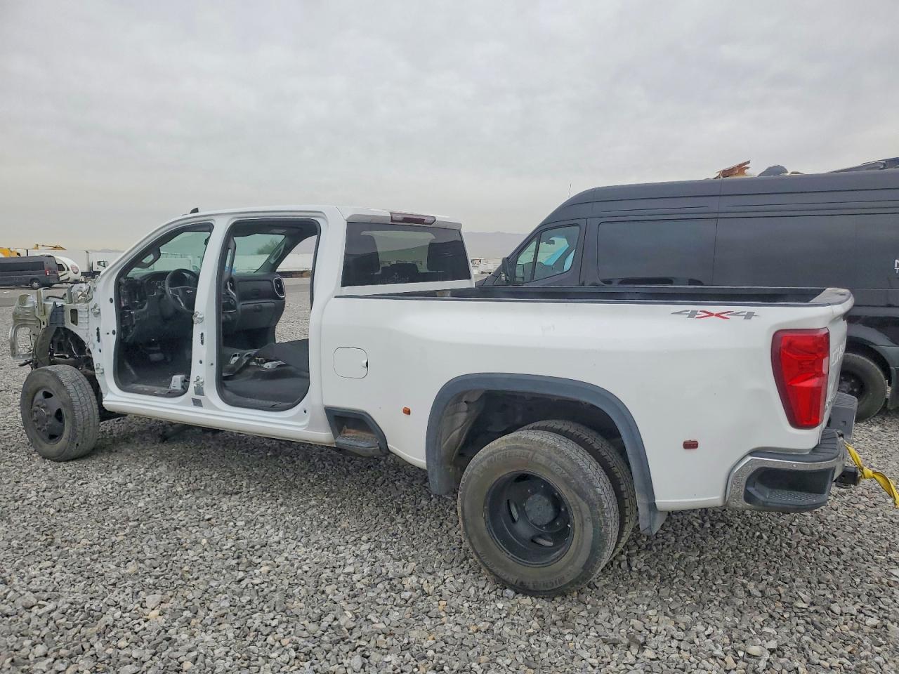 2021 CHEVROLET SILVERADO K3500 LT photo 2