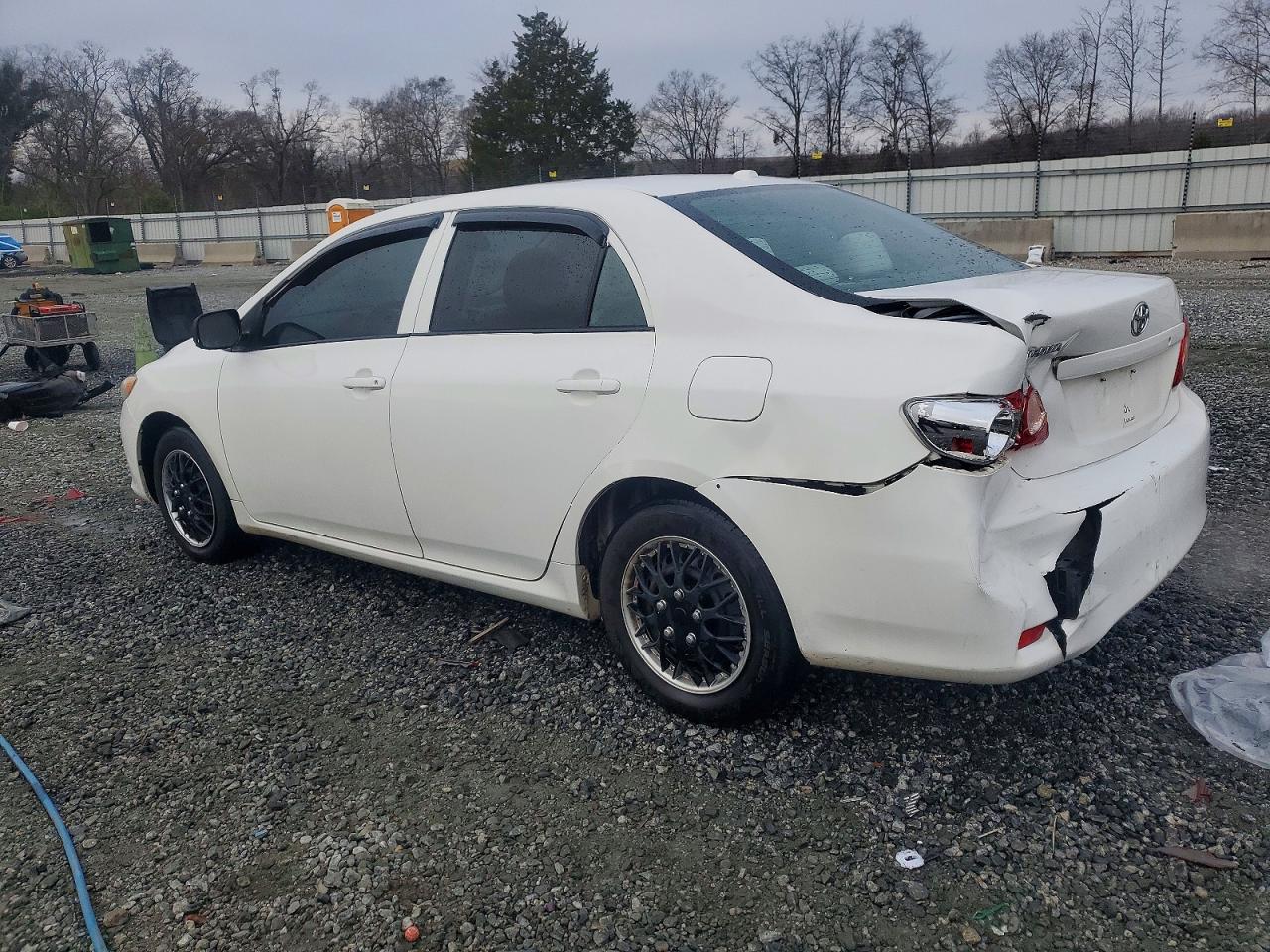 2009 TOYOTA COROLLA BASE photo 2