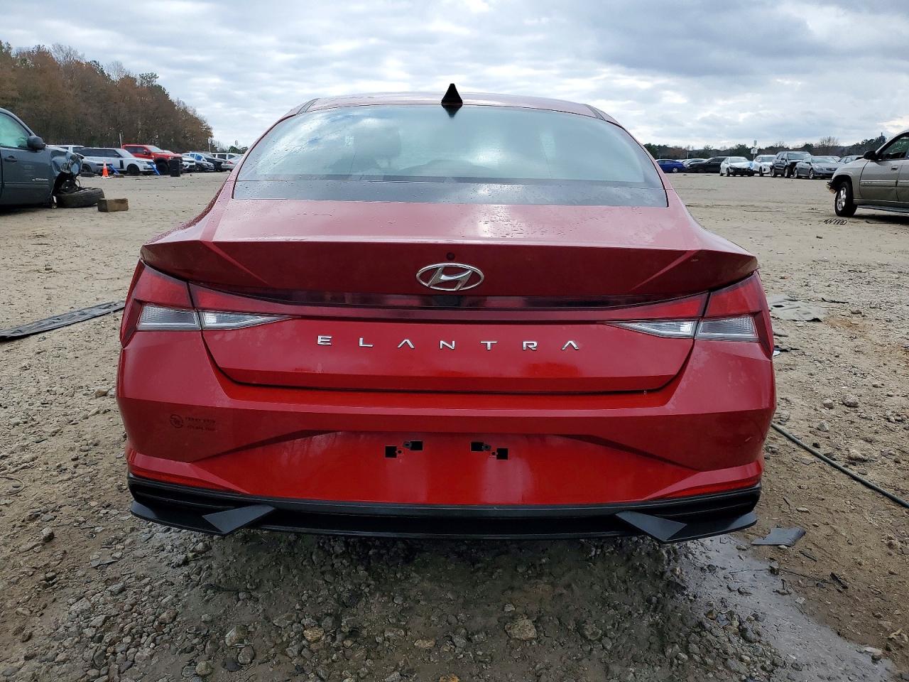 2022 HYUNDAI ELANTRA SEL photo 6