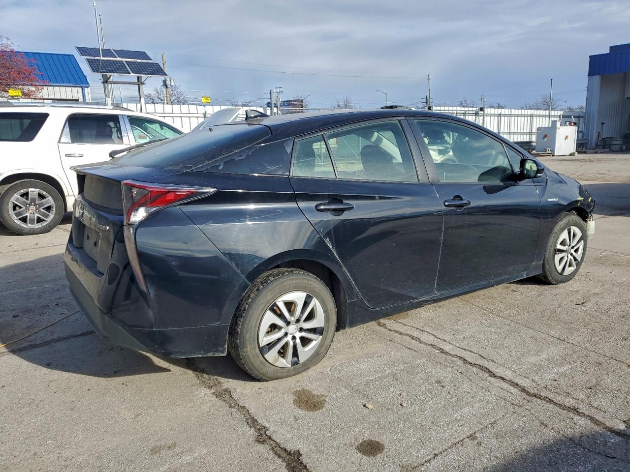 2016 TOYOTA PRIUS THREE photo 3