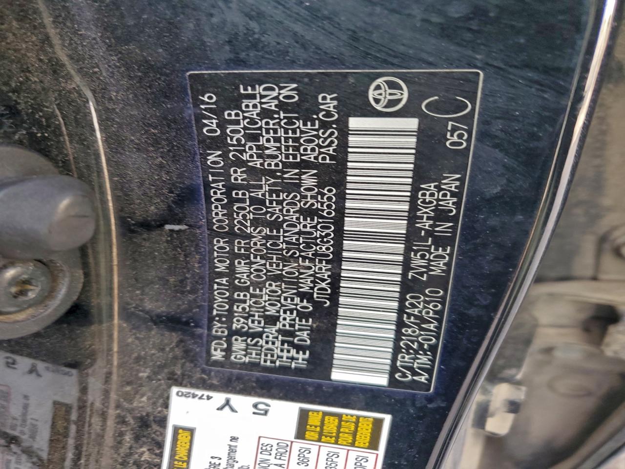 2016 TOYOTA PRIUS THREE photo 13