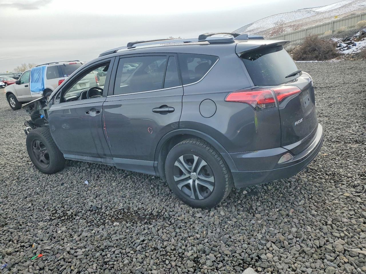 2018 TOYOTA RAV4 LE photo 2