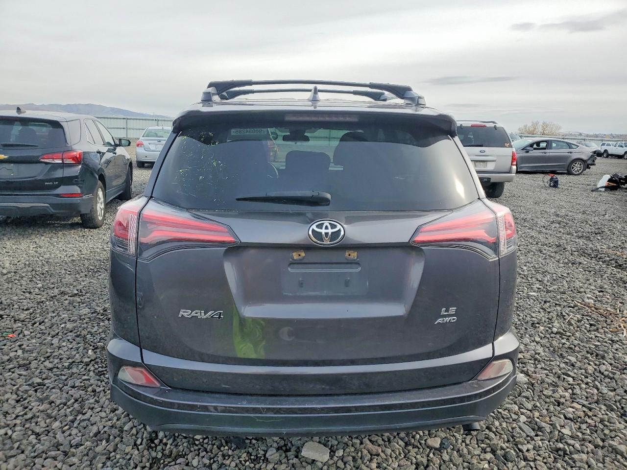 2018 TOYOTA RAV4 LE photo 6