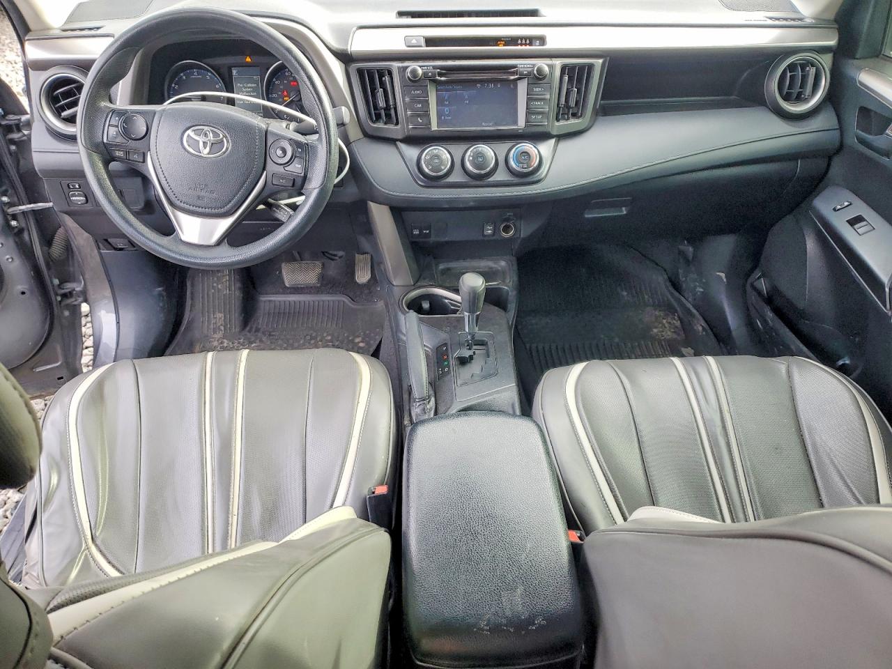 2018 TOYOTA RAV4 LE photo 8