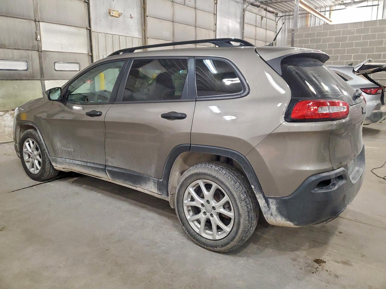 2016 JEEP CHEROKEE SPORT photo 2