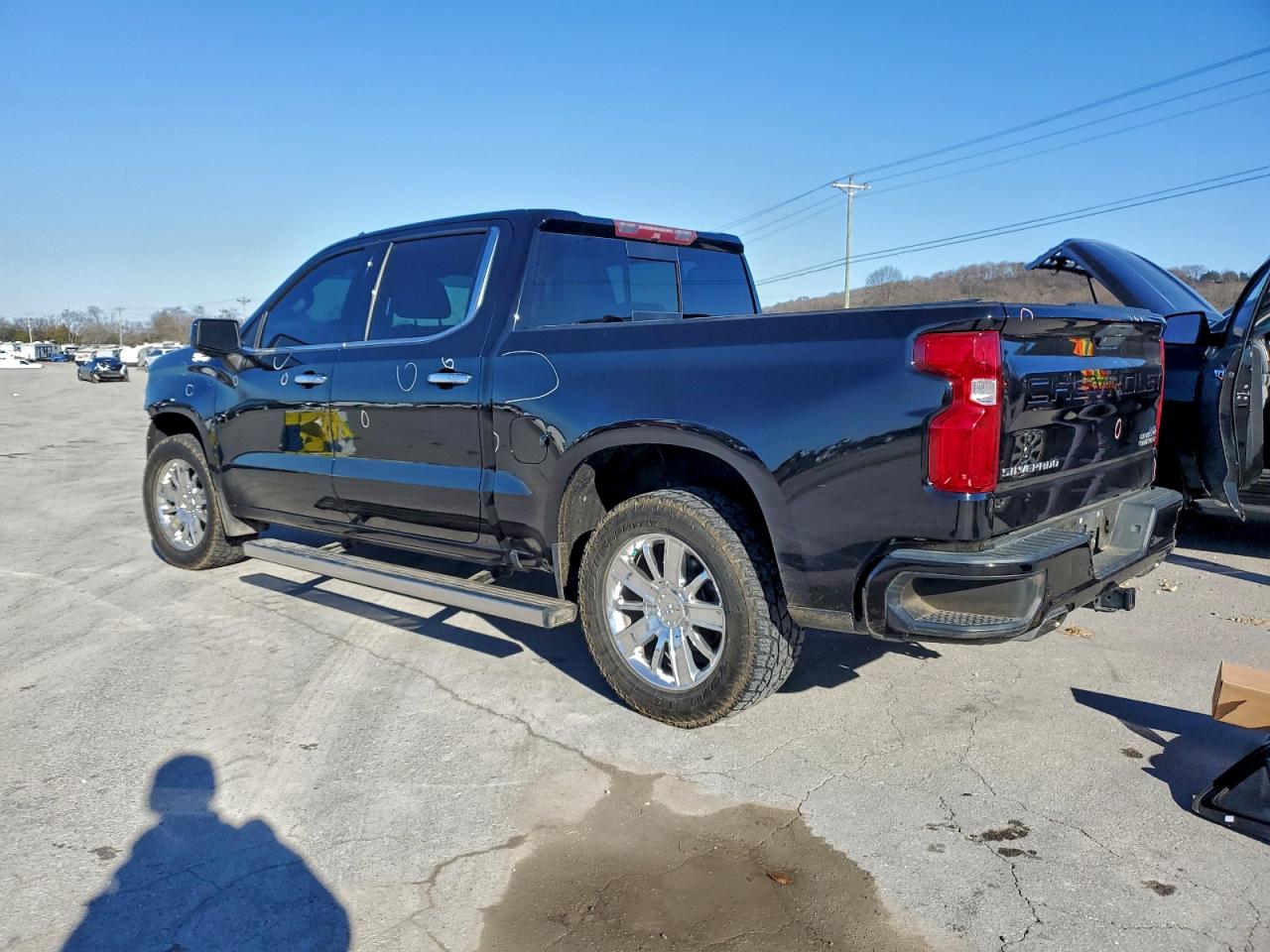 2019 CHEVROLET SILVERADO C1500 HIGH COUNTRY photo 2