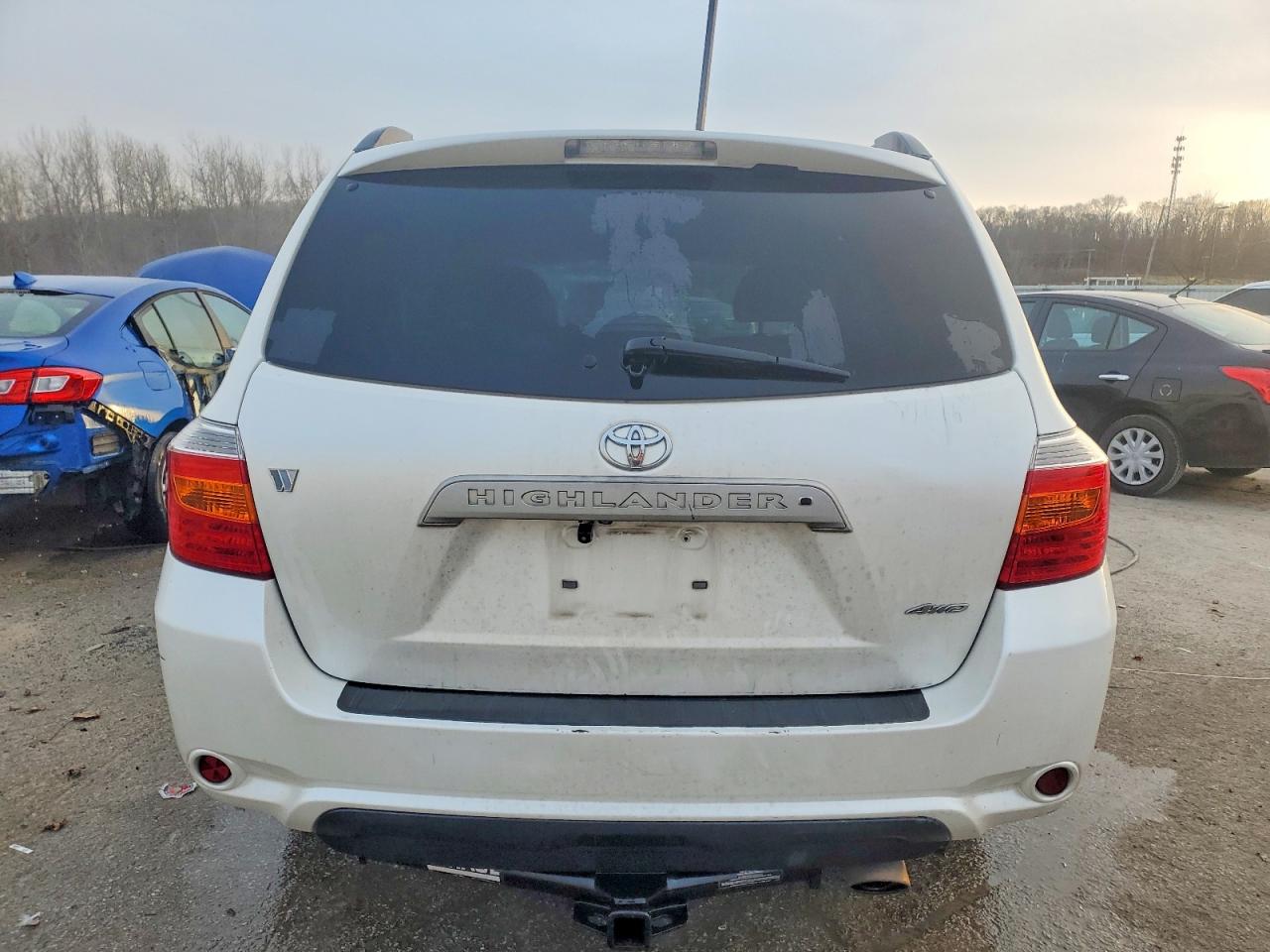 2010 TOYOTA HIGHLANDER SE photo 6