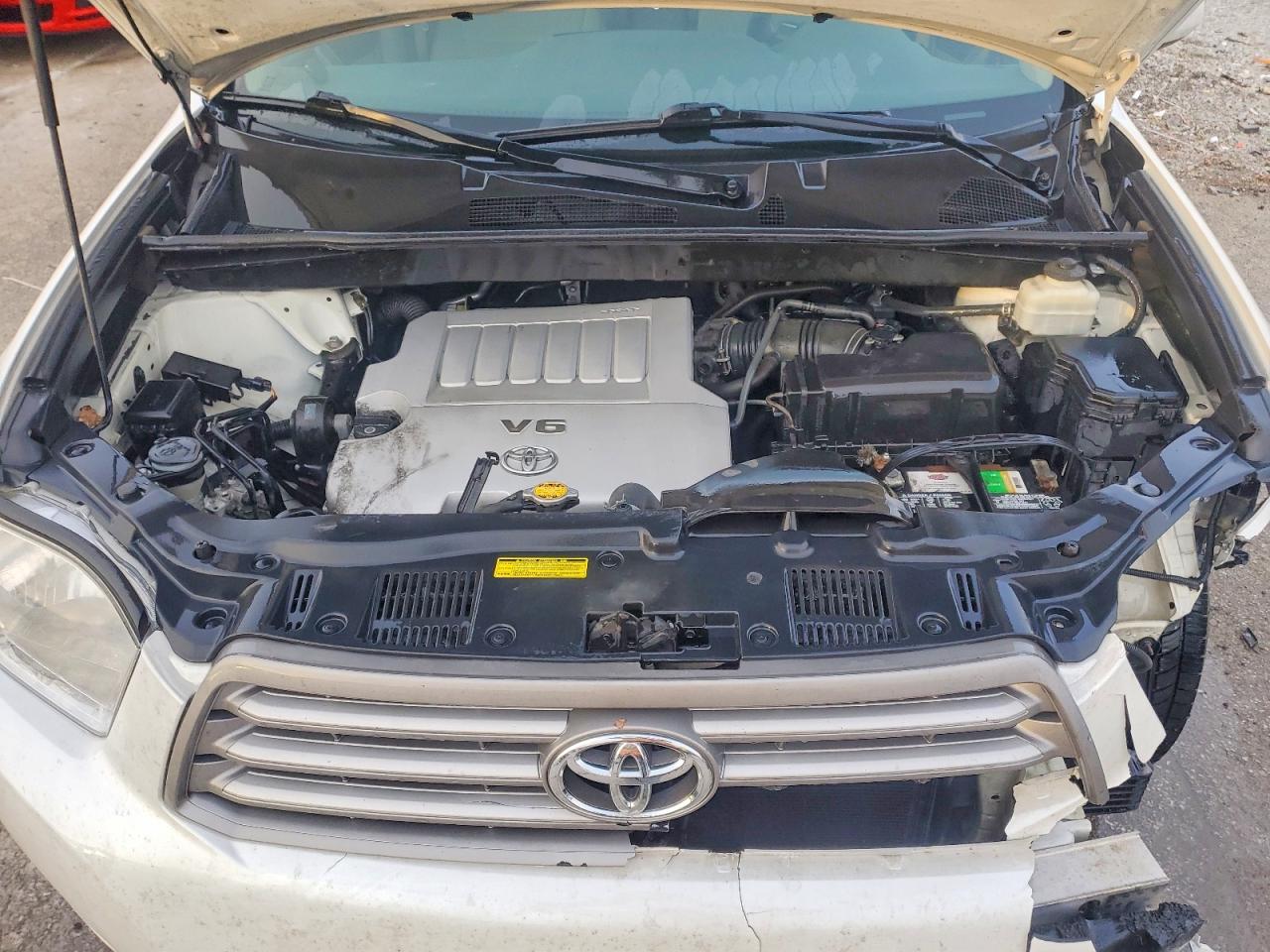 2010 TOYOTA HIGHLANDER SE photo 12