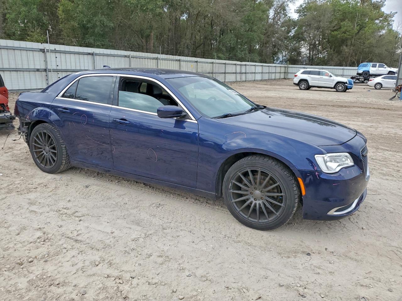 2015 CHRYSLER 300 LIMITED photo 4