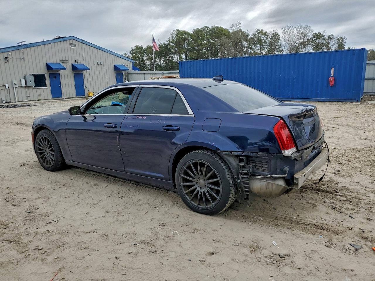 2015 CHRYSLER 300 LIMITED photo 2