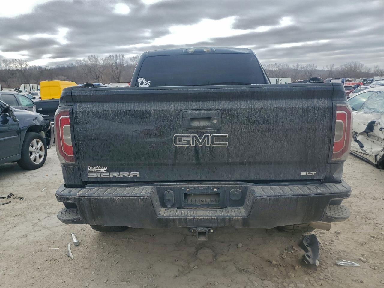 2017 GMC SIERRA K1500 SLT photo 6