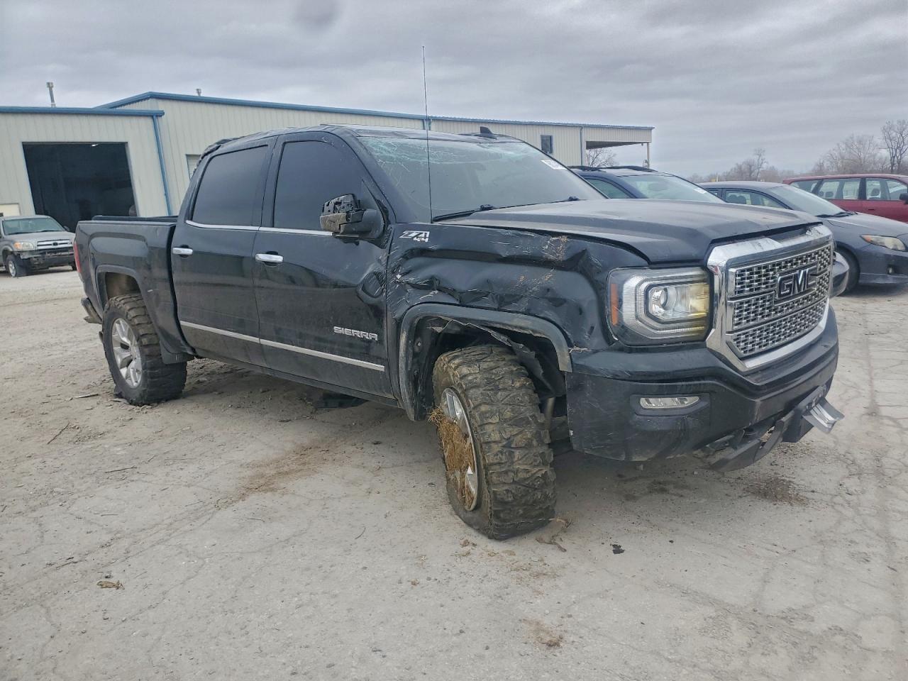 2017 GMC SIERRA K1500 SLT photo 4