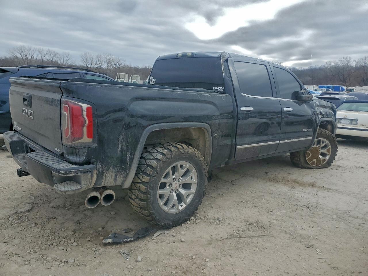 2017 GMC SIERRA K1500 SLT photo 3