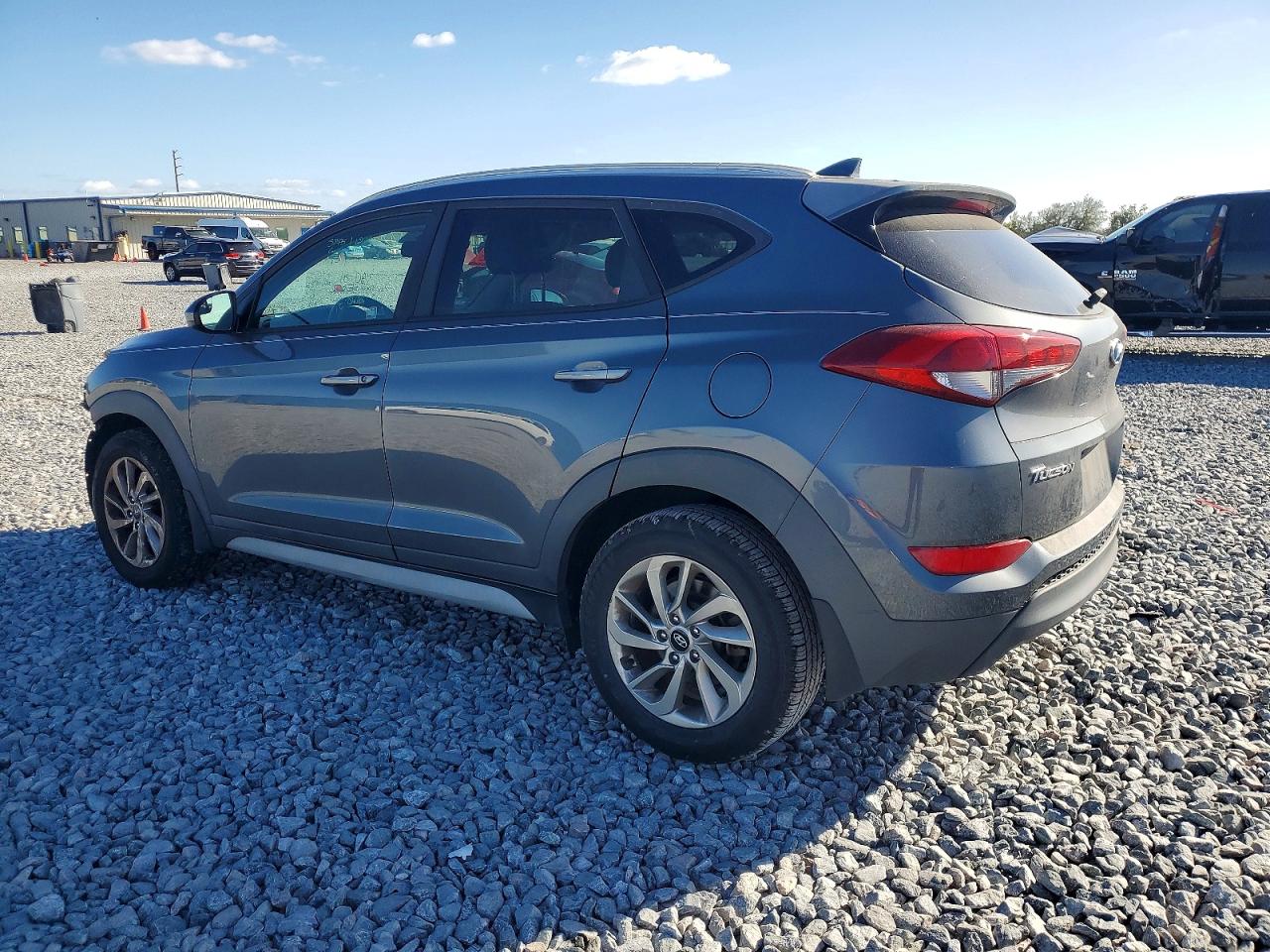 2018 HYUNDAI TUCSON SEL photo 3