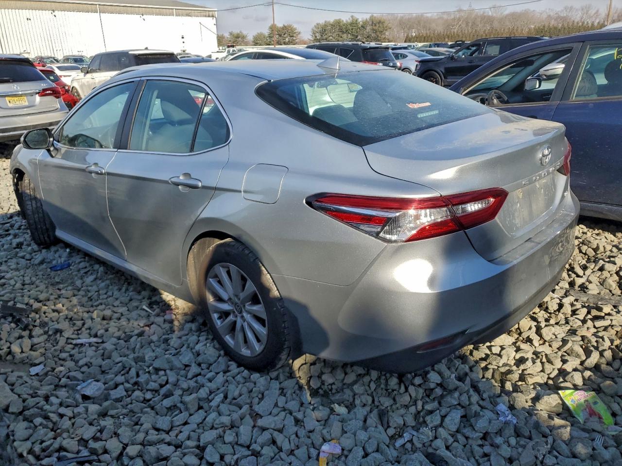 2020 TOYOTA CAMRY LE photo 2