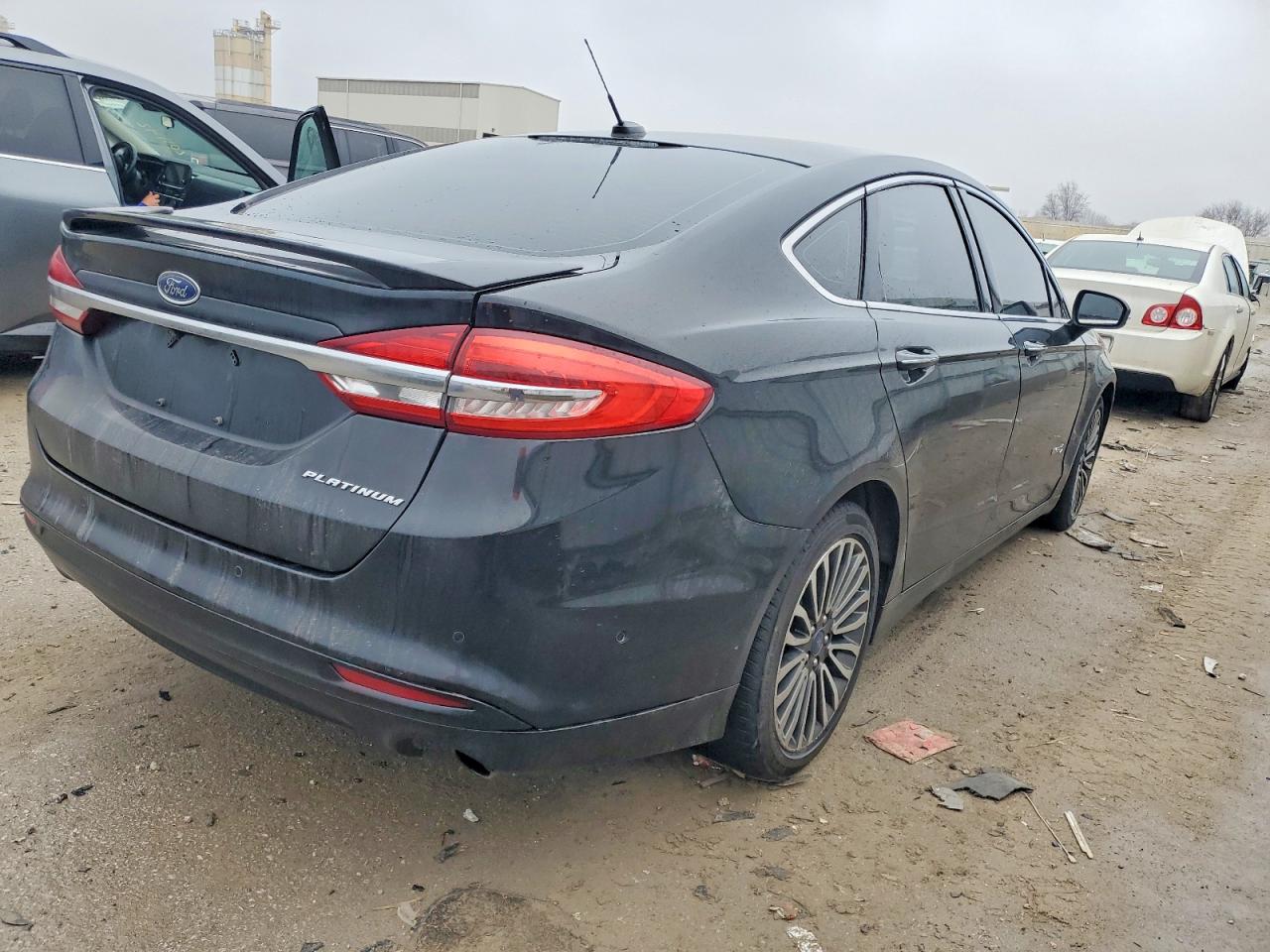 2018 FORD FUSION TITANIUM/PLATINUM HEV photo 3