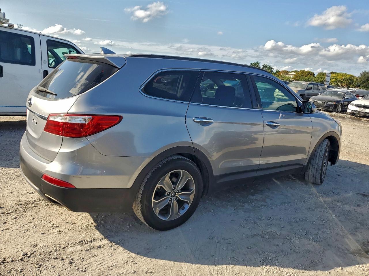 2016 HYUNDAI SANTA FE SE photo 3