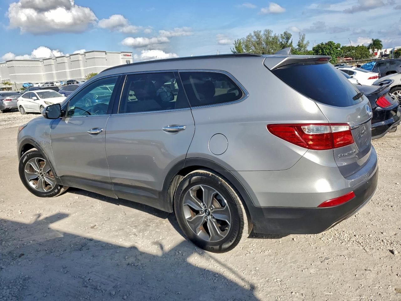 2016 HYUNDAI SANTA FE SE photo 2