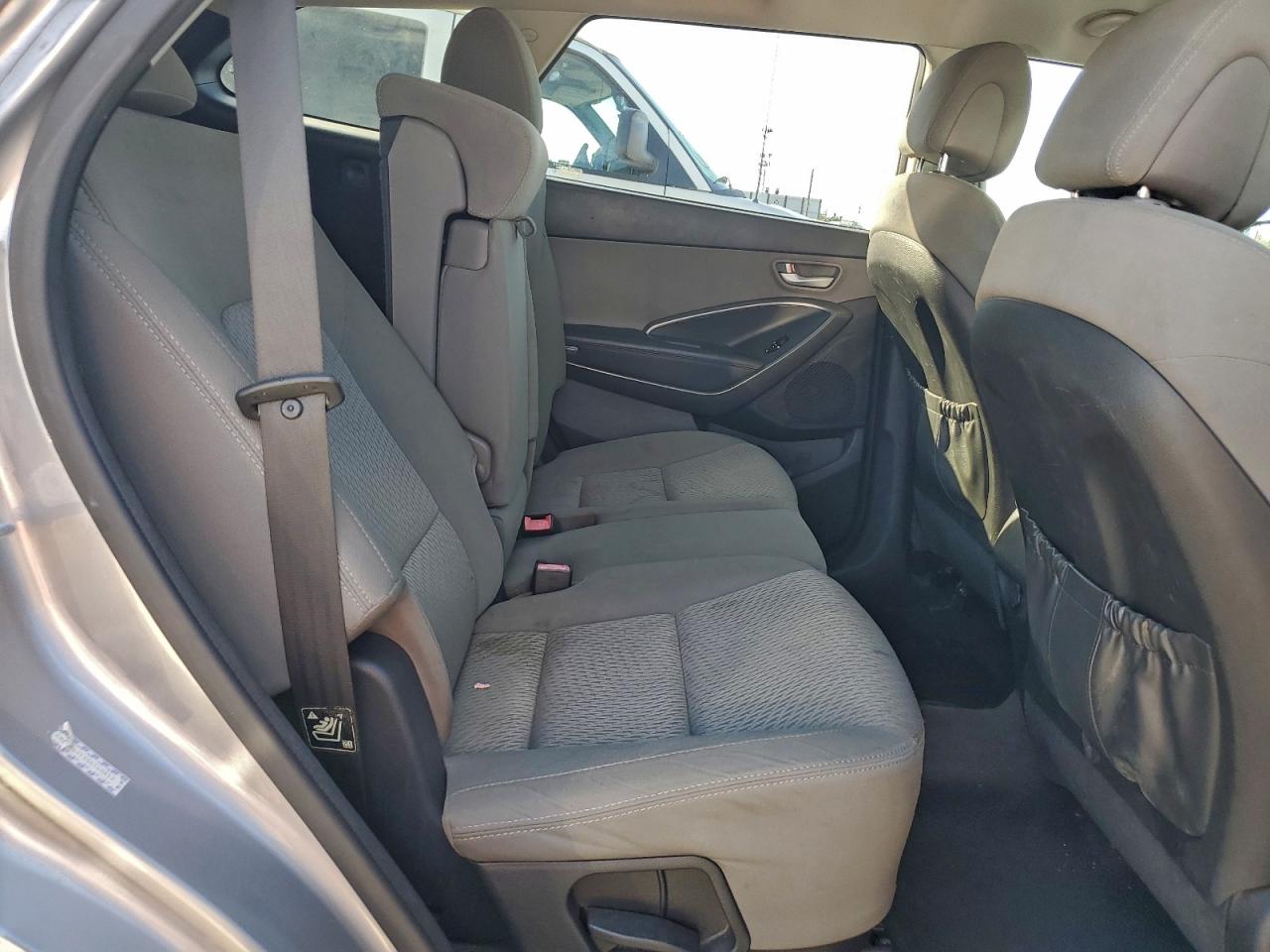 2016 HYUNDAI SANTA FE SE photo 11
