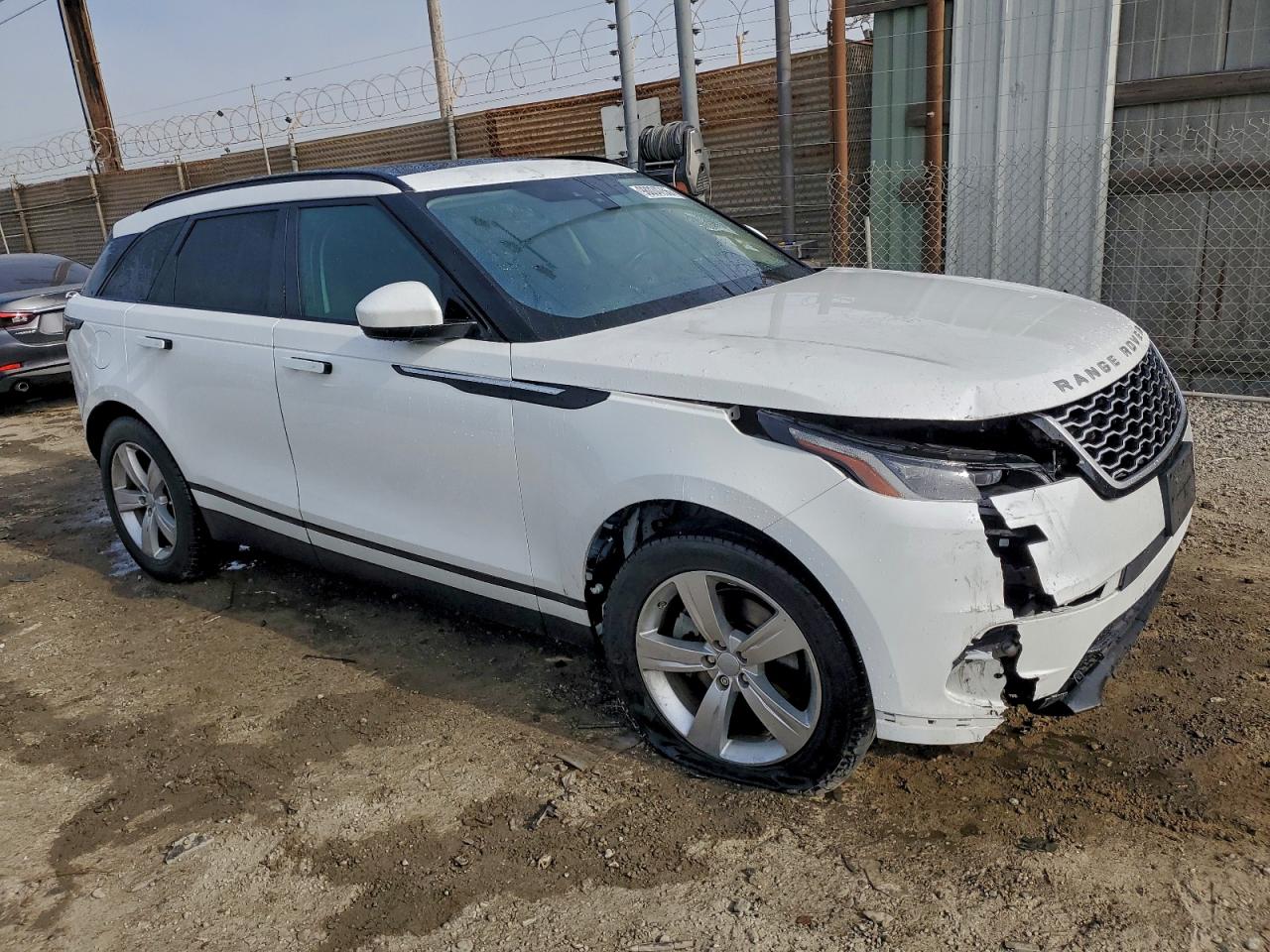 2019 LAND ROVER RANGE ROVER VELAR S photo 4