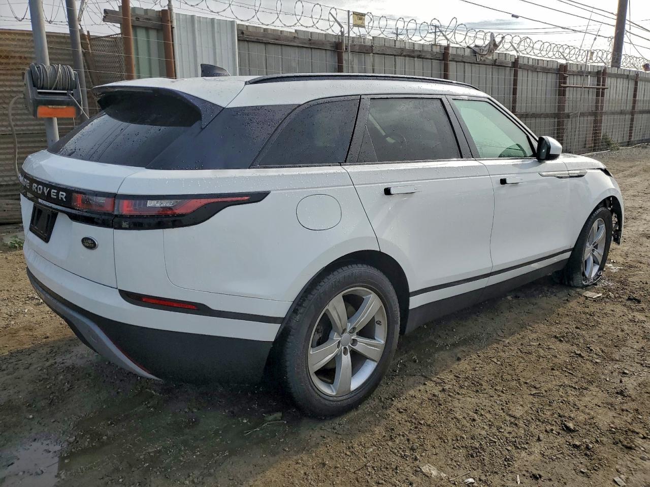 2019 LAND ROVER RANGE ROVER VELAR S photo 3