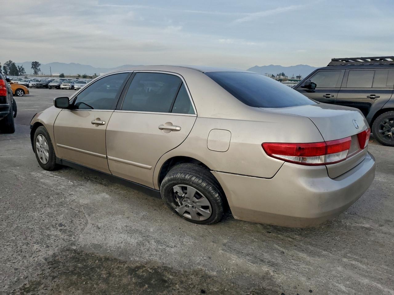 2004 HONDA ACCORD LX photo 2