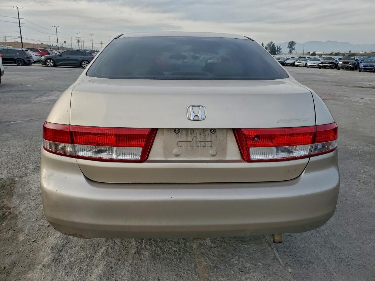2004 HONDA ACCORD LX photo 6