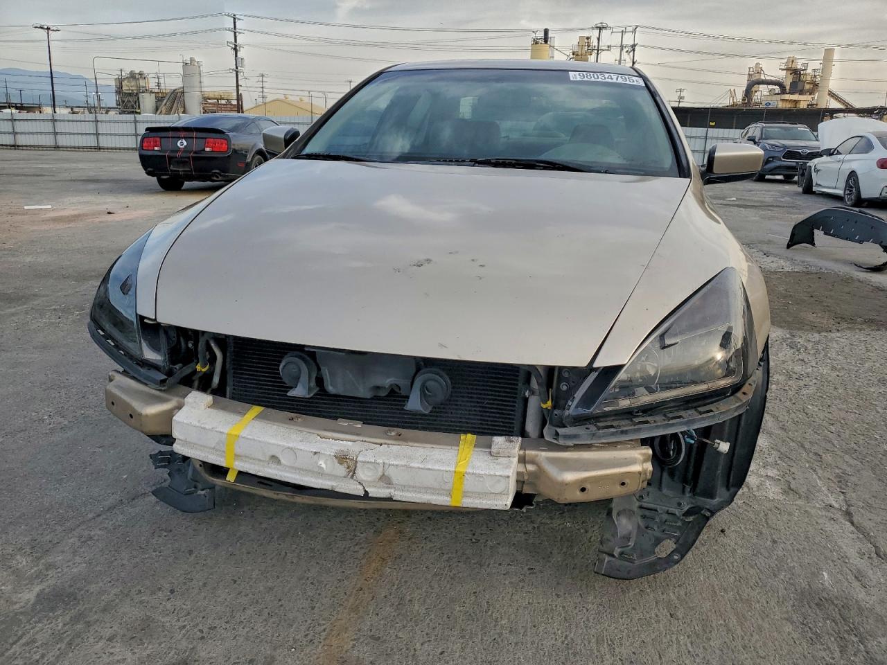 2004 HONDA ACCORD LX photo 5