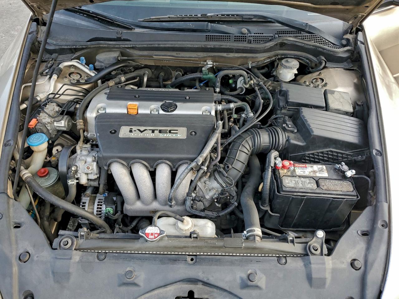 2004 HONDA ACCORD LX photo 11