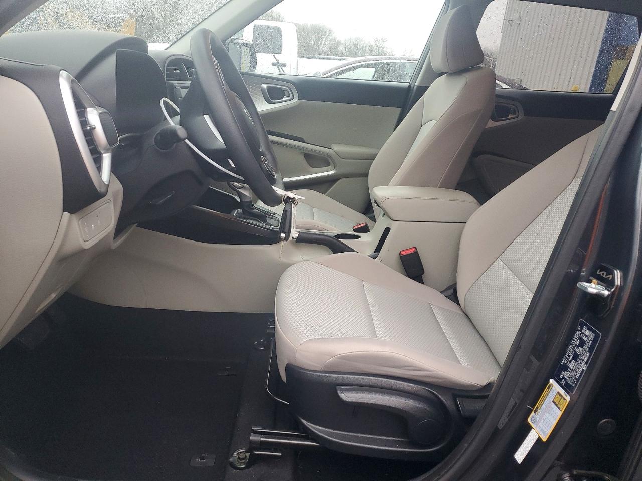 2024 KIA SOUL LX photo 7