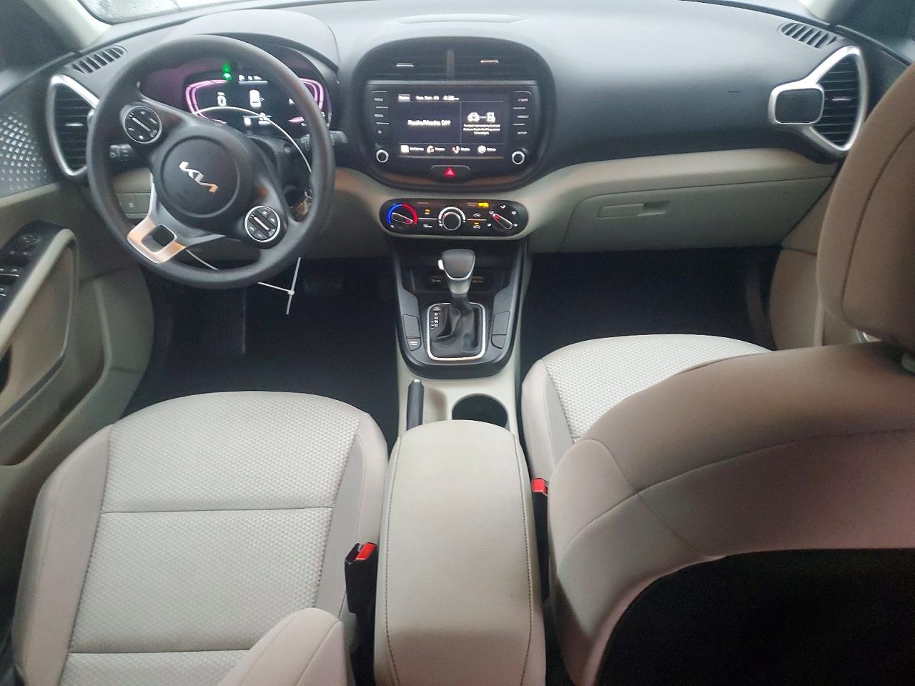 2024 KIA SOUL LX photo 8
