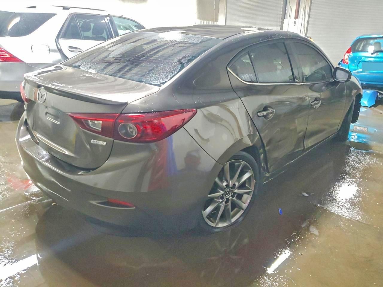 2018 MAZDA 3 TOURING photo 3