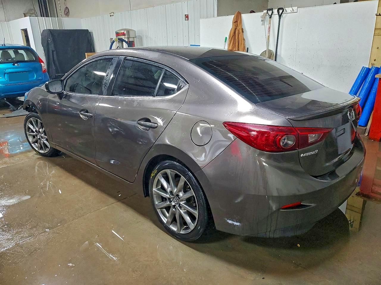2018 MAZDA 3 TOURING photo 2