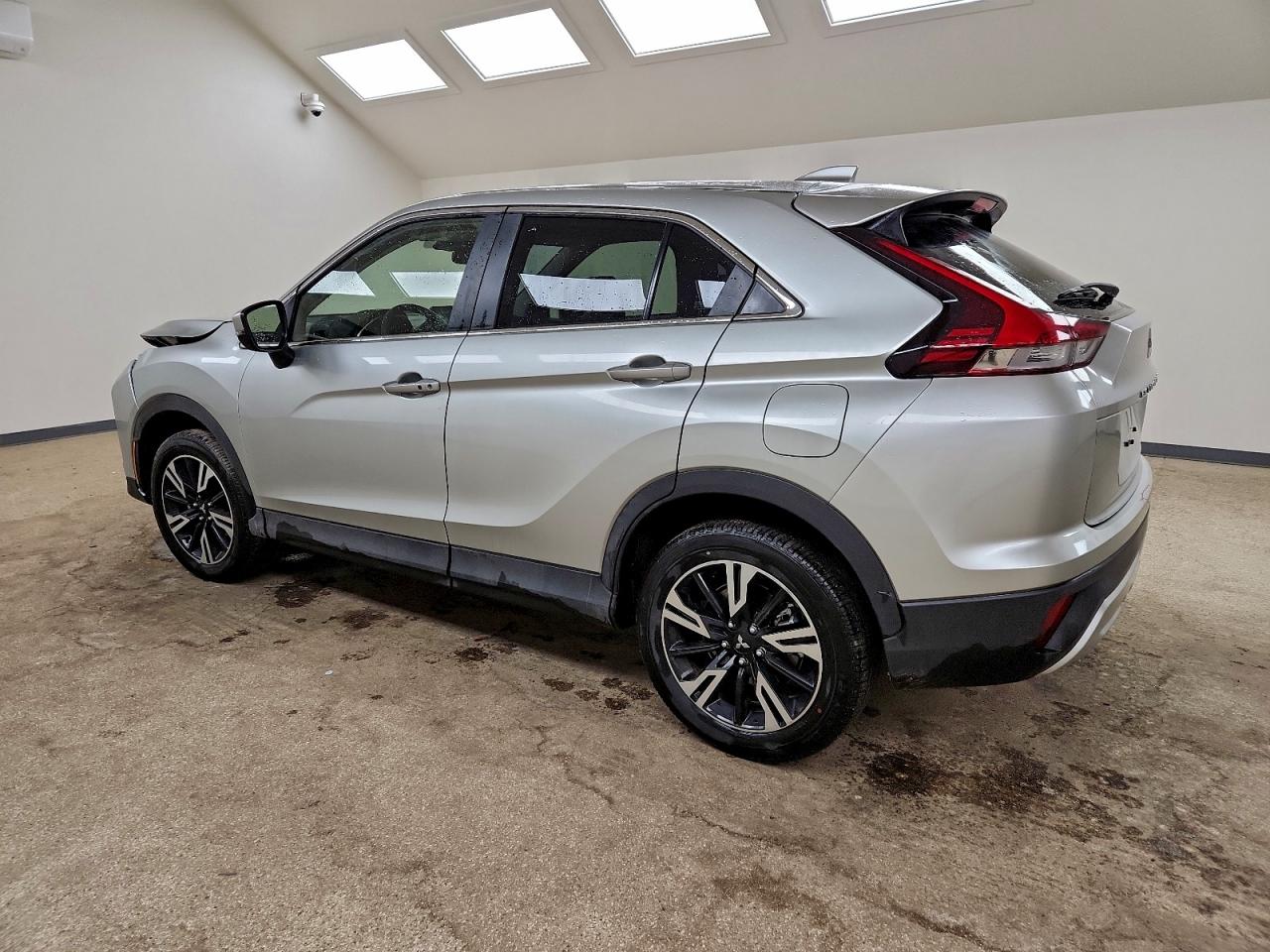 2025 MITSUBISHI ECLIPSE CROSS SE photo 3