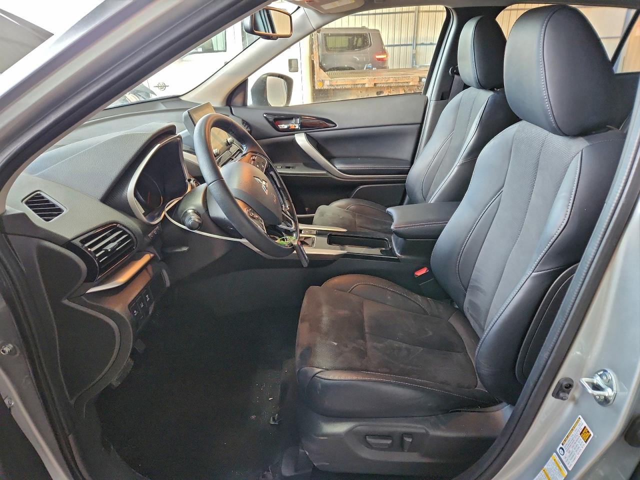 2025 MITSUBISHI ECLIPSE CROSS SE photo 13