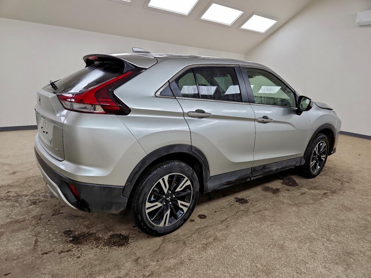 2025 MITSUBISHI ECLIPSE CROSS SE photo 5