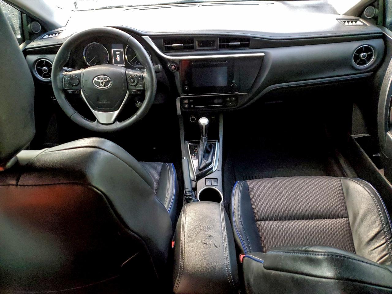 2018 TOYOTA COROLLA L photo 15