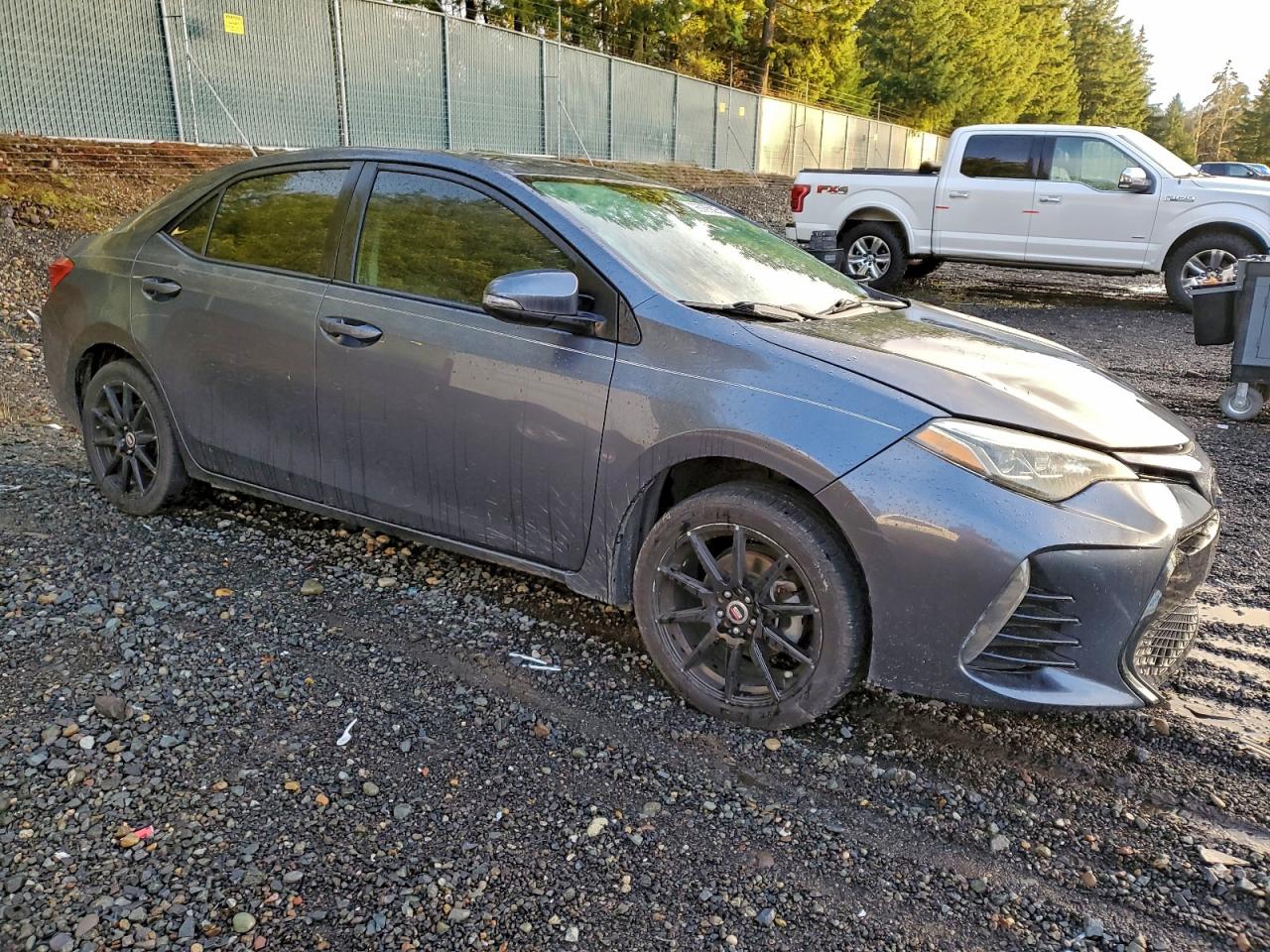 2018 TOYOTA COROLLA L photo 7